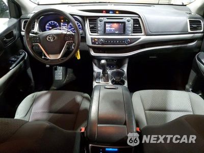 Zdjęcie 8 z 13 samochodu: 2018 TOYOTA HIGHLANDER LE VIN:5TDBZRFH6JS843523 - miniatura