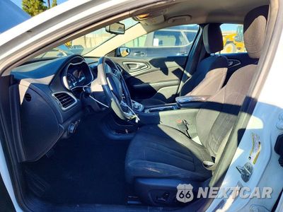 Zdjęcie 7 z 12 samochodu: 2015 CHRYSLER 200 LIMITED VIN:1C3CCCAB7FN670912 - miniatura