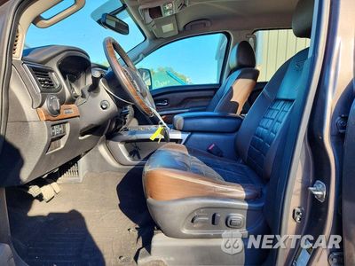 Zdjęcie 7 z 12 samochodu: 2016 NISSAN TITAN XD PLATINUM RESERVE VIN:1N6BA1F29GN502276 - miniatura
