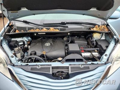 Zdjęcie 12 z 13 samochodu: 2017 TOYOTA SIENNA LE VIN:5TDKZ3DC6HS865651 - miniatura