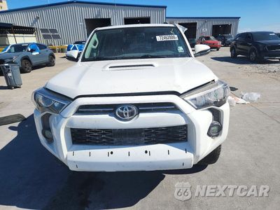 Piąte zdjęcie samochodu w środku: 2020 TOYOTA 4RUNNER TRD OFF-ROAD PREMIUM VIN:JTEBU5JR7L5834308 - miniatura