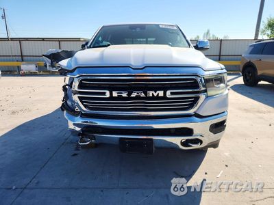 Piąte zdjęcie samochodu w środku: 2022 RAM 1500 LARAMIE VIN:1C6SRFJT4NN267525 - miniatura