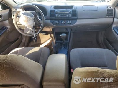 Zdjęcie 8 z 12 samochodu: 2005 TOYOTA CAMRY LE VIN:4T1BE30K15U004485 - miniatura