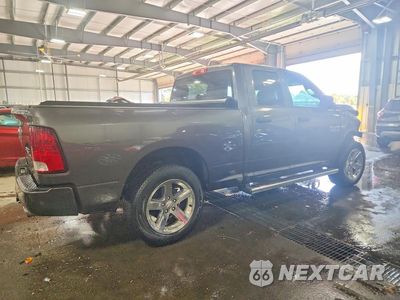 Trzecie zdjęcie samochodu z tyłu: 2018 RAM 1500 ST VIN:1C6RR7FT0JS214636 - miniatura