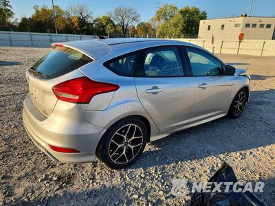 Trzecie zdjęcie samochodu z tyłu: 2015 FORD FOCUS SE VIN:1FADP3K22FL363135 - miniatura