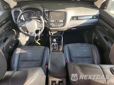 Zdjęcie 8 z 13 samochodu: 2019 MITSUBISHI OUTLANDER SE VIN:JA4AD3A39KZ055817 - miniatura