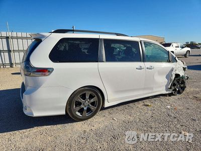 Trzecie zdjęcie samochodu z tyłu: 2018 TOYOTA SIENNA SE 8-PASSENGER VIN:5TDXZ3DC2JS900911 - miniatura