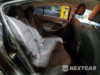 Zdjęcie 10 z 13 samochodu: 2016 KIA FORTE LX VIN:KNAFK4A63G5568459 - miniatura