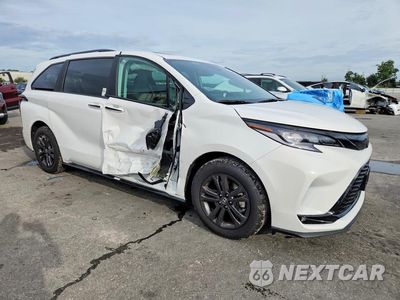Czwarte zdjęcie samochodu z boku: 2026 TOYOTA SIENNA XSE VIN:5TDXSKFCXTS273552 - miniatura