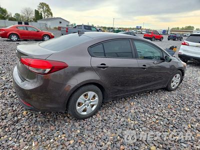 Trzecie zdjęcie samochodu z tyłu: 2017 KIA FORTE LX VIN:3KPFK4A79HE035050 - miniatura