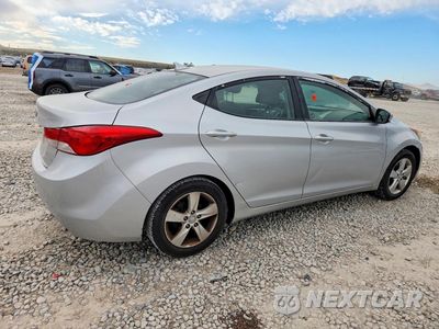 Trzecie zdjęcie samochodu z tyłu: 2013 HYUNDAI ELANTRA GLS VIN:KMHDH4AE4DU815629 - miniatura