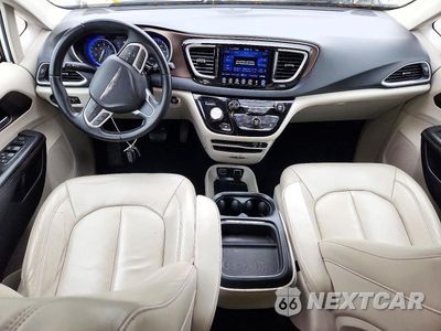 Zdjęcie 8 z 13 samochodu: 2017 CHRYSLER PACIFICA TOURING L VIN:2C4RC1BG1HR565714 - miniatura