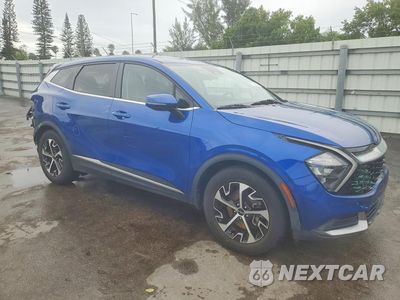 Czwarte zdjęcie samochodu z boku: 2023 KIA SPORTAGE EX VIN:5XYK33AFXPG043429 - miniatura