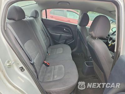 Zdjęcie 10 z 13 samochodu: 2016 KIA RIO LX VIN:KNADM4A35G6688099 - miniatura
