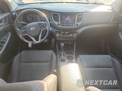 Zdjęcie 8 z 13 samochodu: 2017 HYUNDAI TUCSON NIGHT VIN:KM8J33A20HU486242 - miniatura