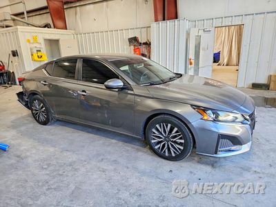 Czwarte zdjęcie samochodu z boku: 2023 NISSAN ALTIMA SV VIN:1N4BL4DV8PN385744 - miniatura