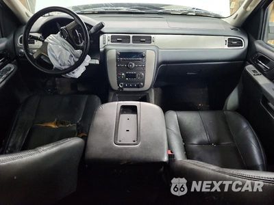 Zdjęcie 8 z 13 samochodu: 2012 CHEVROLET SUBURBAN K1500 LT VIN:1GNSKJE70CR320831 - miniatura