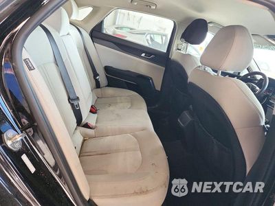 Zdjęcie 10 z 13 samochodu: 2021 KIA K5 LXS VIN:5XXG14J21MG036111 - miniatura