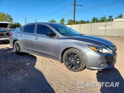Czwarte zdjęcie samochodu z boku: 2017 NISSAN ALTIMA 2.5 SR VIN:1N4AL3AP1HC482650 - miniatura