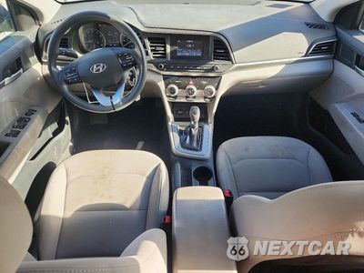 Zdjęcie 8 z 13 samochodu: 2019 HYUNDAI ELANTRA SE VIN:5NPD74LF0KH447907 - miniatura