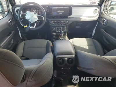 Zdjęcie 8 z 12 samochodu: 2025 JEEP WRANGLER SAHARA VIN:1C4PJXEN3SW589621 - miniatura