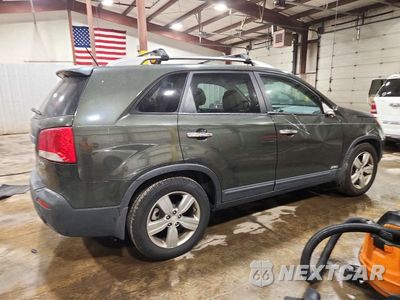 Trzecie zdjęcie samochodu z tyłu: 2013 KIA SORENTO EX VIN:5XYKUDA28DG329193 - miniatura