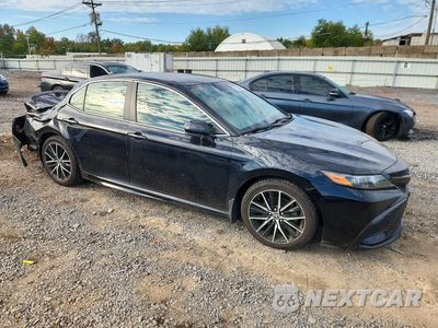 Czwarte zdjęcie samochodu z boku: 2021 TOYOTA CAMRY SE VIN:4T1G11AK3MU405653 - miniatura