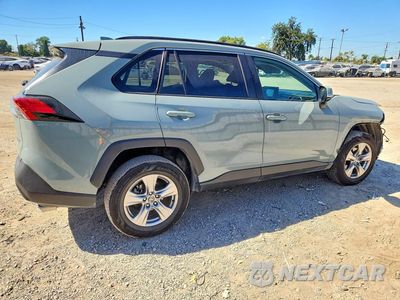 Trzecie zdjęcie samochodu z tyłu: 2022 TOYOTA RAV4 XLE VIN:2T3W1RFV8NW204773 - miniatura