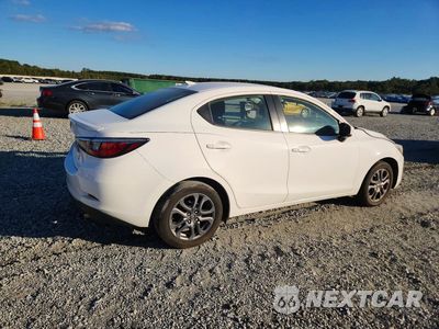 Trzecie zdjęcie samochodu z tyłu: 2019 TOYOTA YARIS LE VIN:3MYDLBYVXKY517613 - miniatura