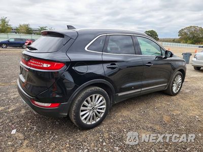 Trzecie zdjęcie samochodu z tyłu: 2019 LINCOLN MKC VIN:5LMCJ1D94KUL44637 - miniatura