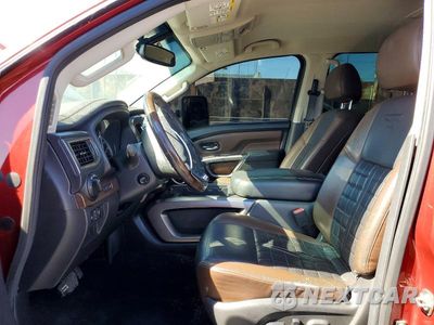 Zdjęcie 7 z 12 samochodu: 2016 NISSAN TITAN XD PLATINUM RESERVE VIN:1N6BA1F46GN502303 - miniatura