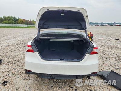 Zdjęcie 6 z 13 samochodu: 2018 TOYOTA CAMRY 4WD VIN:4T1B11HK4JU125977 - miniatura