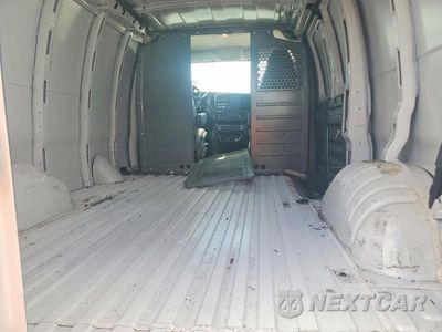 Zdjęcie 10 z 13 samochodu: 2017 CHEVROLET EXPRESS 2500 CARGO DELIVERY VAN VIN:1GCWGAFFXH1110857 - miniatura