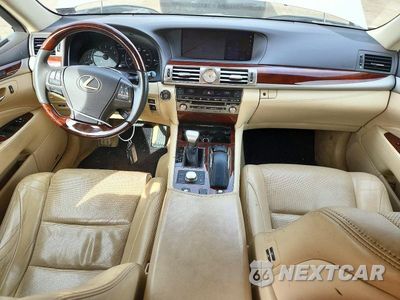 Zdjęcie 8 z 12 samochodu: 2016 LEXUS LS 460 VIN:JTHCL5EF8G5026517 - miniatura