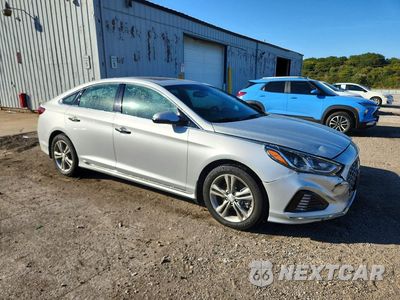 Czwarte zdjęcie samochodu z boku: 2019 HYUNDAI SONATA SPORT VIN:5NPE34AFXKH780361 - miniatura