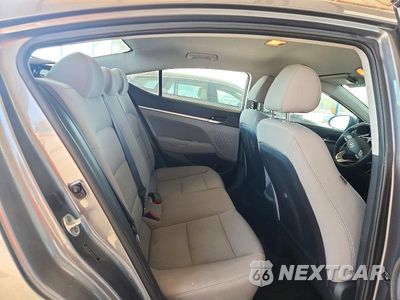 Zdjęcie 10 z 12 samochodu: 2019 HYUNDAI ELANTRA SEL VIN:5NPD84LF8KH403392 - miniatura