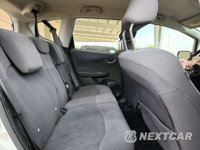 Zdjęcie 10 z 12 samochodu: 2011 HONDA FIT VIN:JHMGE8H35BS007688 - miniatura