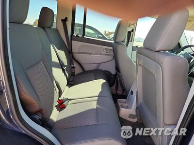 Zdjęcie 11 z 13 samochodu: 2008 JEEP LIBERTY SPORT VIN:1J8GN28K38W288356 - miniatura
