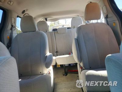 Zdjęcie 10 z 13 samochodu: 2012 TOYOTA SIENNA LE VIN:5TDJK3DC4CS036389 - miniatura