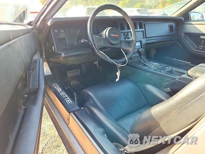 Zdjęcie 8 z 12 samochodu: 1984 CHEVROLET CORVETTE VIN:1G1AY0781E5104797 - miniatura