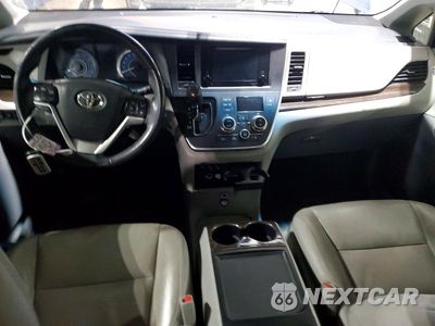Zdjęcie 8 z 14 samochodu: 2017 TOYOTA SIENNA XLE 8-PASSENGER VIN:5TDYZ3DC4HS803627 - miniatura