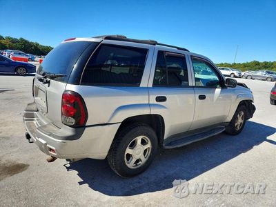 Trzecie zdjęcie samochodu z tyłu: 2006 CHEVROLET TRAILBLAZER LS VIN:1GNDT13S062118503 - miniatura