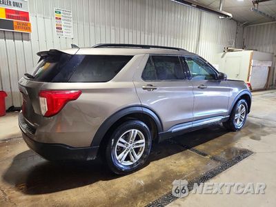 Trzecie zdjęcie samochodu z tyłu: 2021 FORD EXPLORER XLT VIN:1FMSK8DH4MGB34357 - miniatura