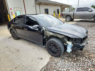 Czwarte zdjęcie samochodu z boku: 2017 VOLKSWAGEN PASSAT S VIN:1VWAT7A36HC024517 - miniatura