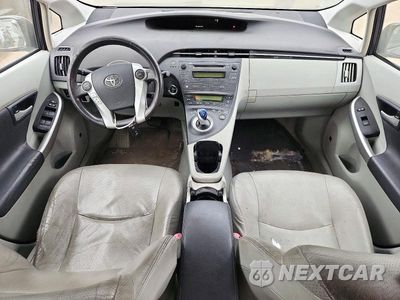 Zdjęcie 8 z 12 samochodu: 2011 TOYOTA PRIUS FOUR VIN:JTDKN3DU4B0252619 - miniatura