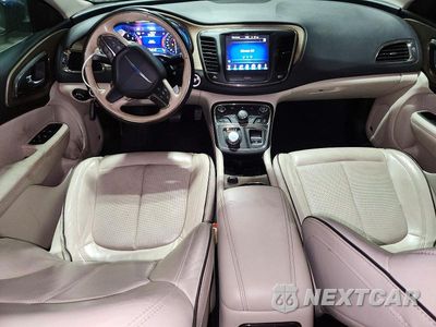 Zdjęcie 8 z 13 samochodu: 2015 CHRYSLER 200 C VIN:1C3CCCCG1FN510386 - miniatura