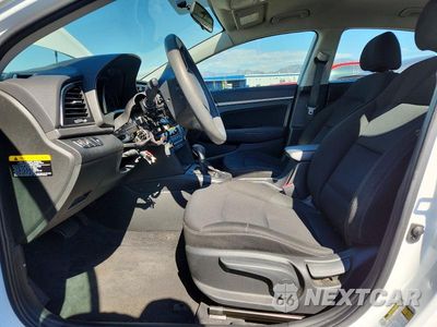 Zdjęcie 7 z 12 samochodu: 2018 HYUNDAI ELANTRA SEL VIN:5NPD84LF4JH289938 - miniatura
