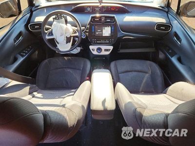 Zdjęcie 8 z 12 samochodu: 2017 TOYOTA PRIUS THREE VIN:JTDKARFUXH3036339 - miniatura