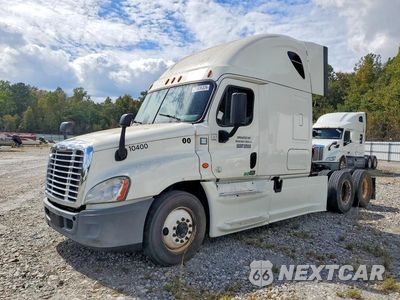 2015 FREIGHTLINER CASCADIA 125 3AKJGLD56FSGR1436 - główne zdjęcie licytacji z USA - miniatura