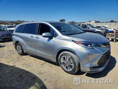 Czwarte zdjęcie samochodu z boku: 2023 TOYOTA SIENNA PLATINUM 7-PASSENGER VIN:5TDESKFC2PS090675 - miniatura